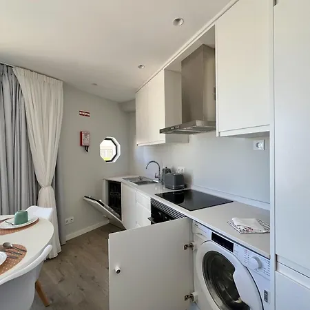 Stylish 2 With Pool By Homing Apartment *