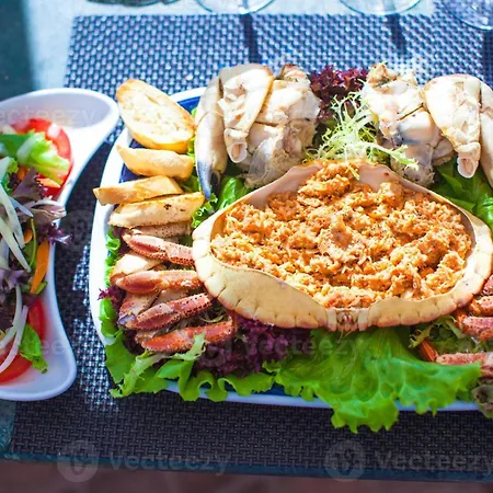 Stylish 2 With Pool By Homing