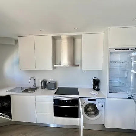 Stylish 2 With Pool By Homing